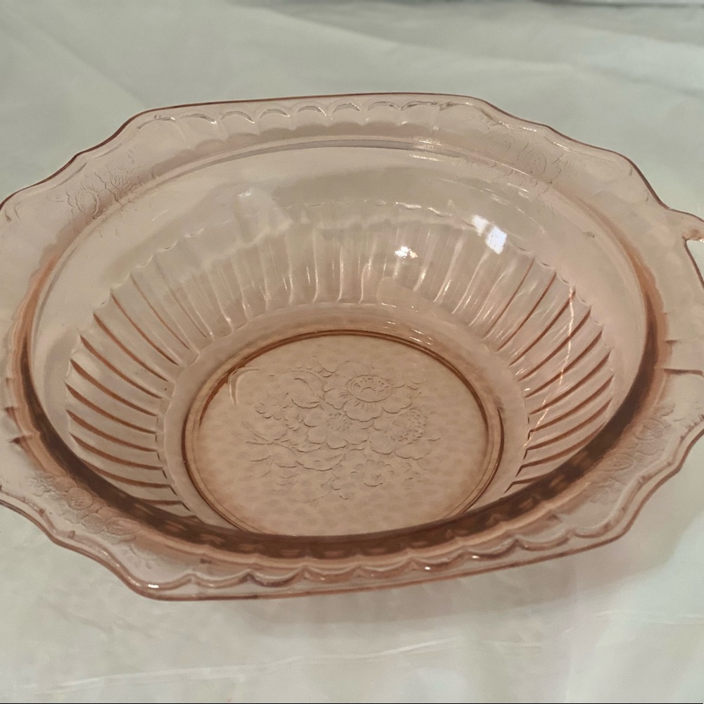 Anchor Hocking Pink Depression serving bowl